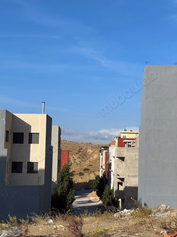Terreno en Tanja Balia. Gran área de 90 m²