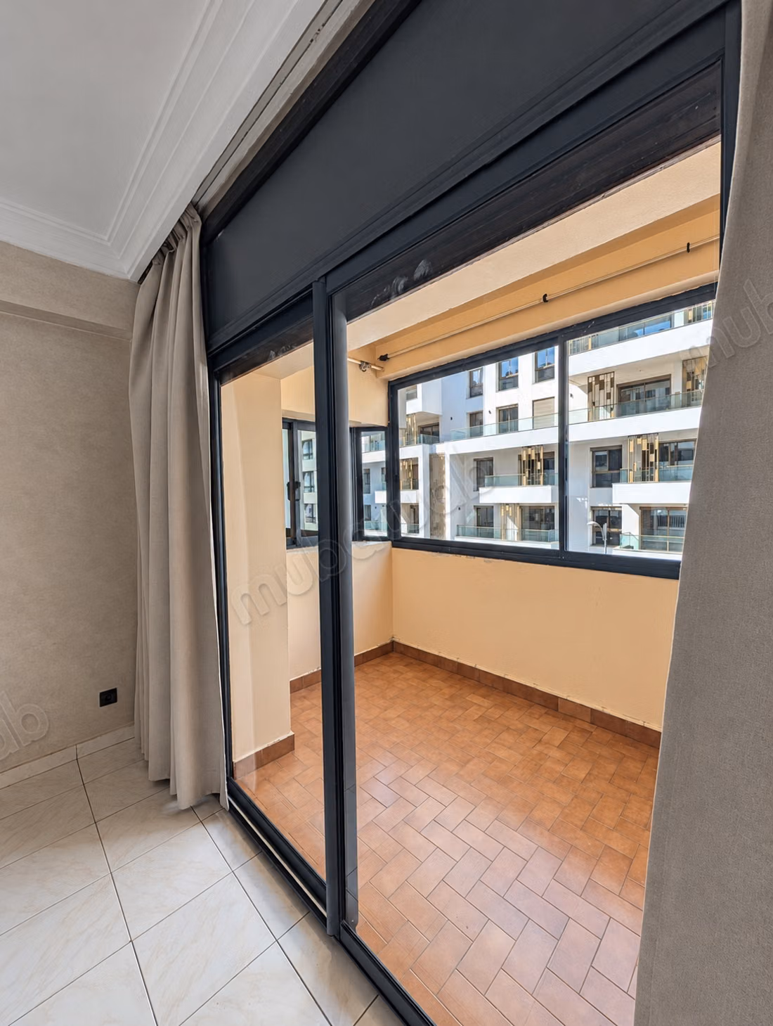 Family apartment of 200 m² for sale in Racine