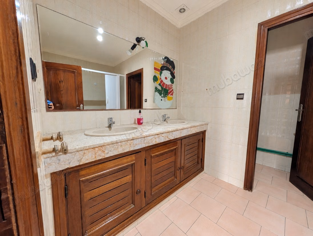 Family apartment of 200 m² for sale in Racine