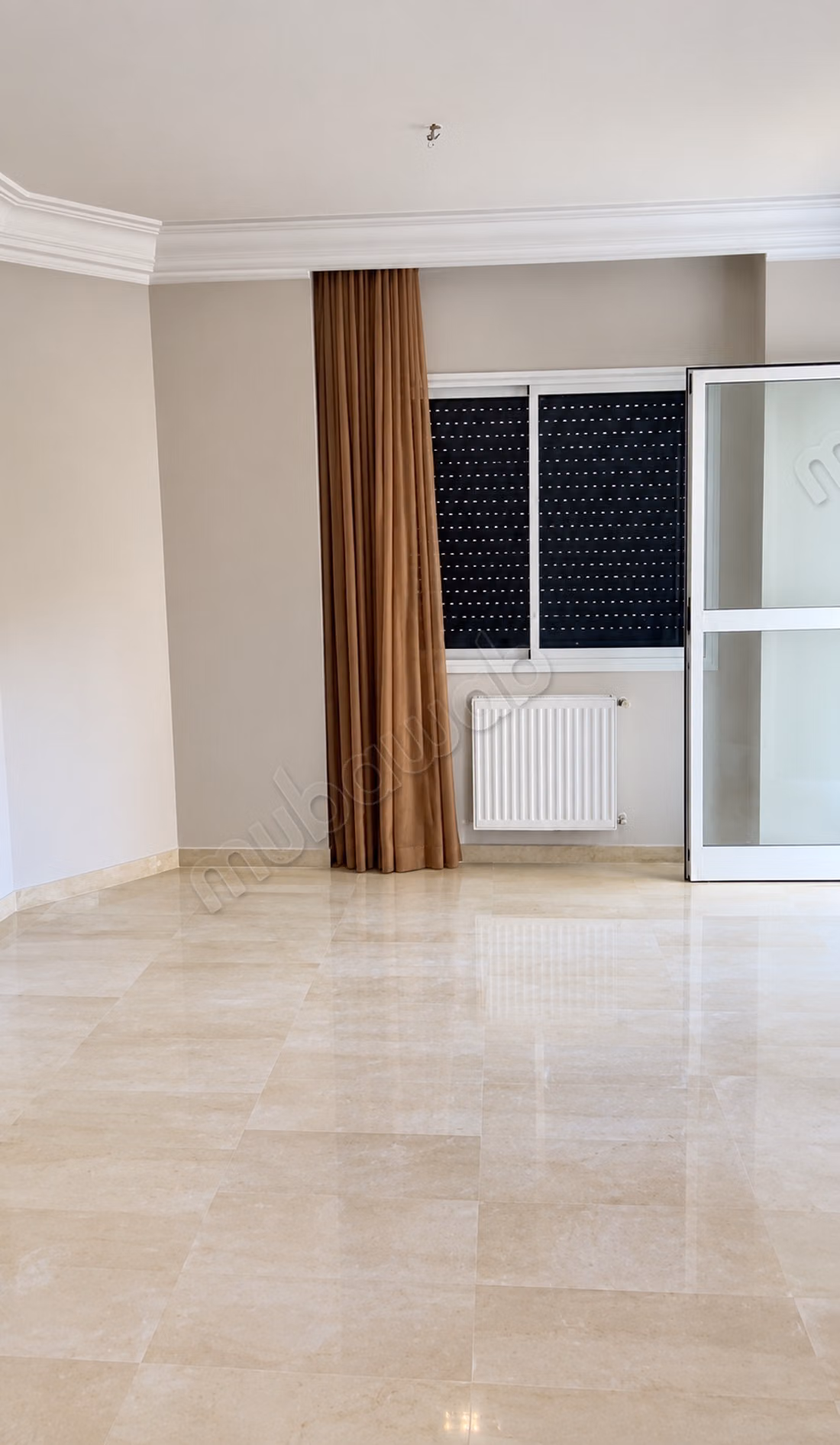 Très bel appartement en location à Cité Ennasr 2.2 belles chambres