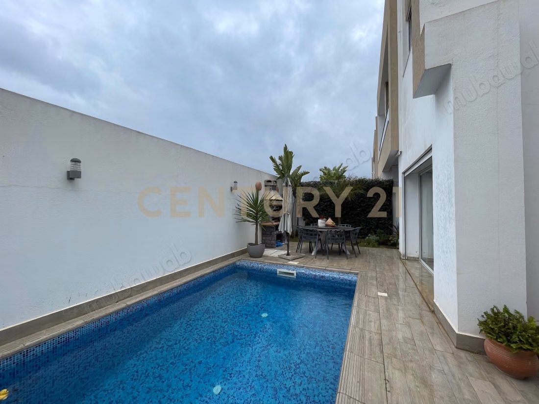 Un Duplex con piscina in affitto