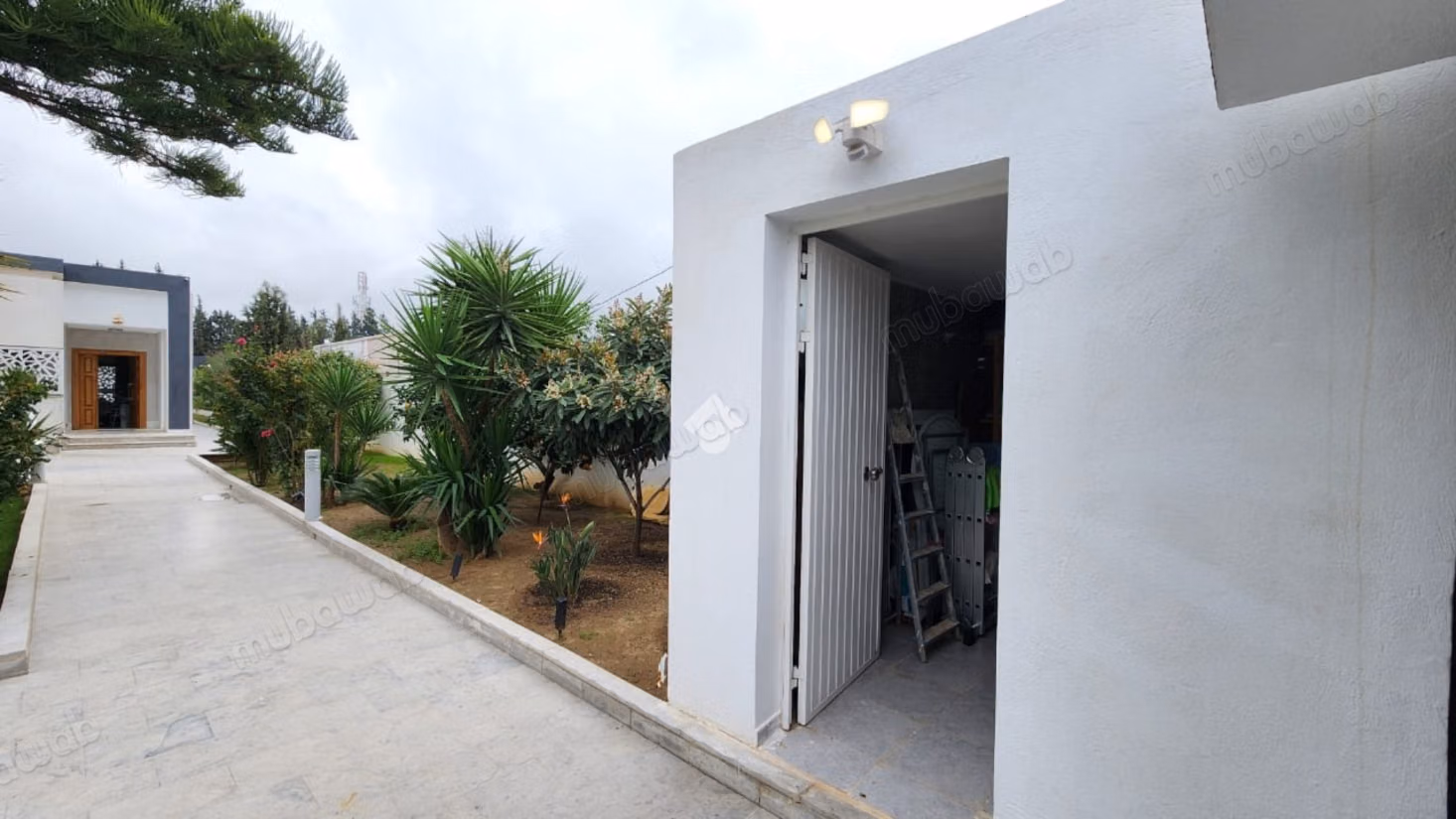 Villa S4 avec piscine et studio S1 à Boumhel