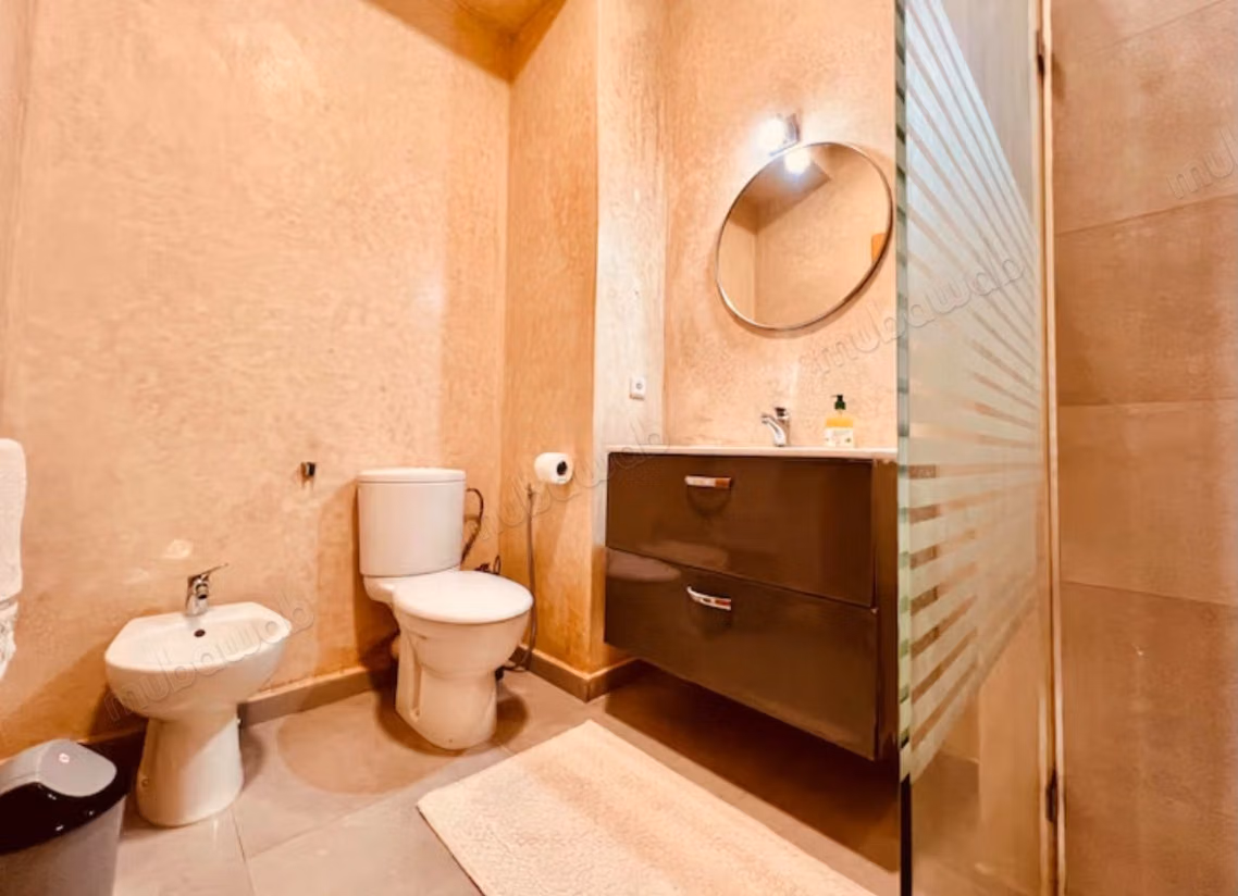 Maison de luxe à louer à Val d'or. 
3 chambres. 
Meublé