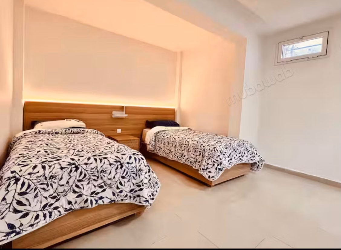 Maison de luxe à louer à Val d'or. 
3 chambres. 
Meublé