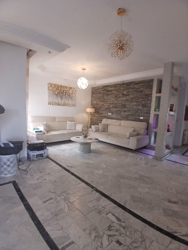 Superbe duplex s4 à ennasr avec garage