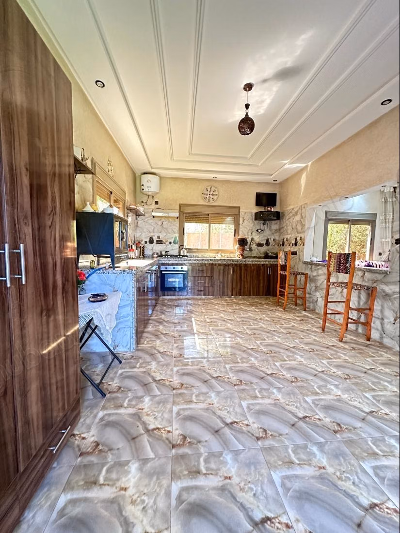 Villa à vendre à route d’ourika 
ghmate