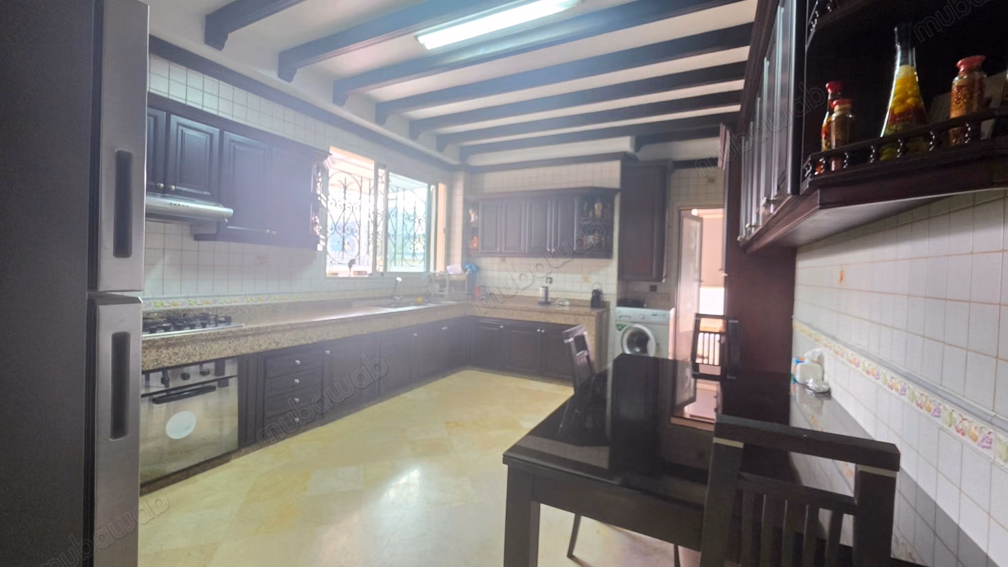 Appartement avec grande terrasse 
Racine