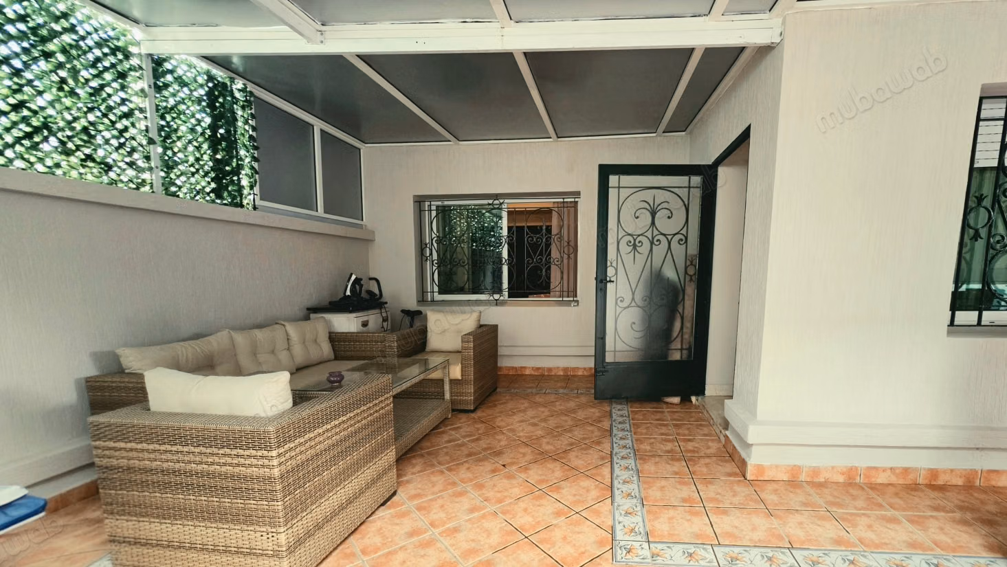 Appartement avec grande terrasse 
Racine