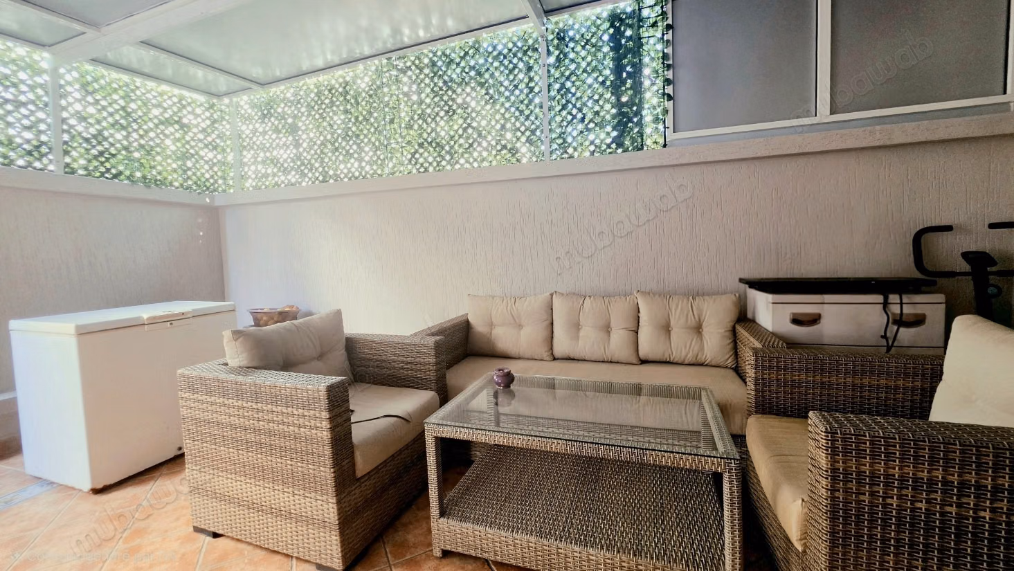Appartement avec grande terrasse 
Racine