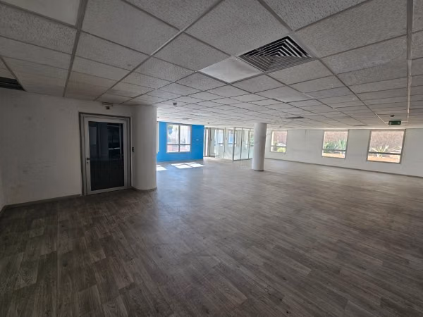 Spazio ufficio di 240 m² in affitto a Sidi Maârouf