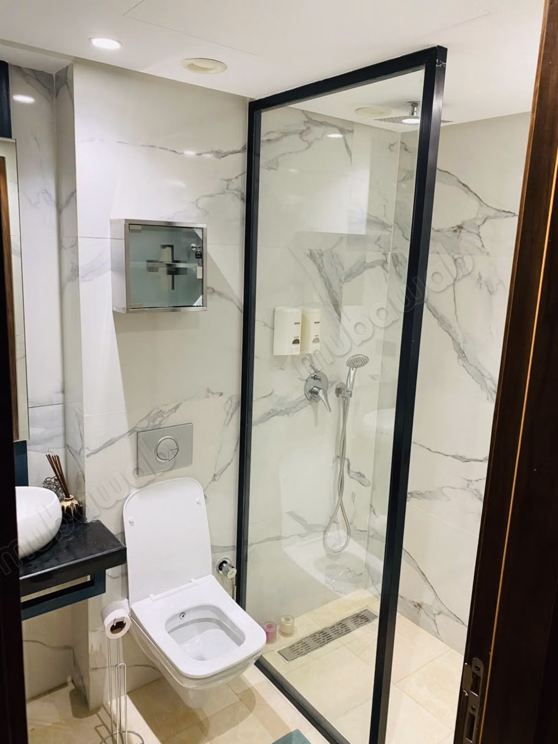 FOR RENT - High-end studio