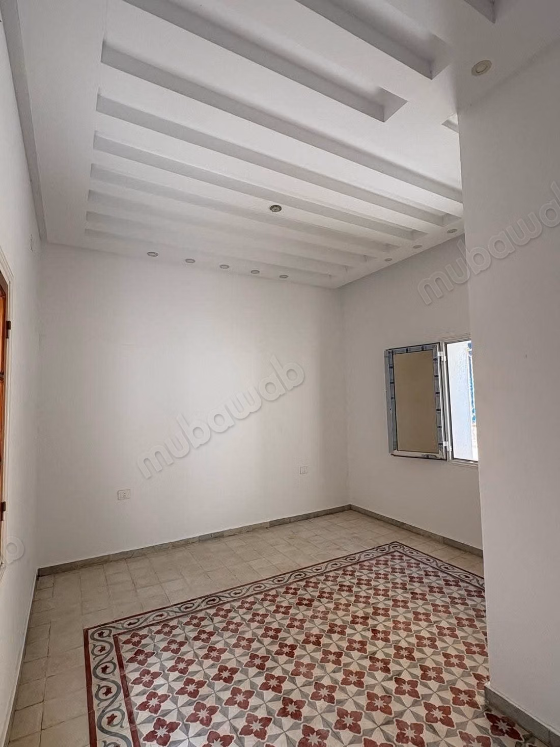 Trouvez votre maison à acheter à Medina. 
4 grandes pièces. 
Cuisine entièrement équipée