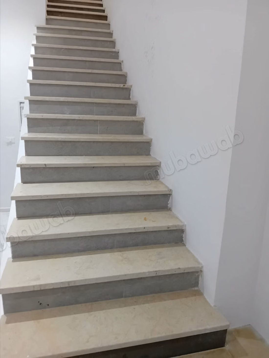 Trouvez votre maison à acheter à Medina. 
4 grandes pièces. 
Cuisine entièrement équipée
