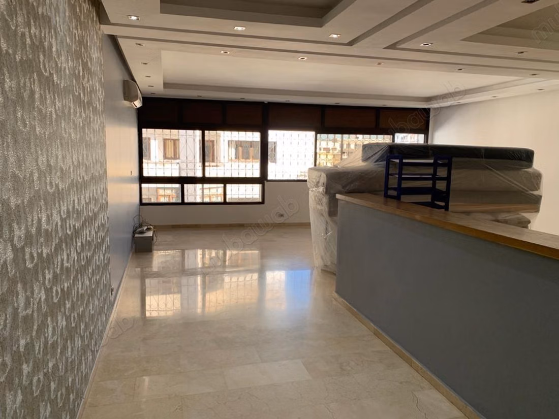 Louez cet appartement à Maârif.
Superficie 200 m².
Avec ascenseur