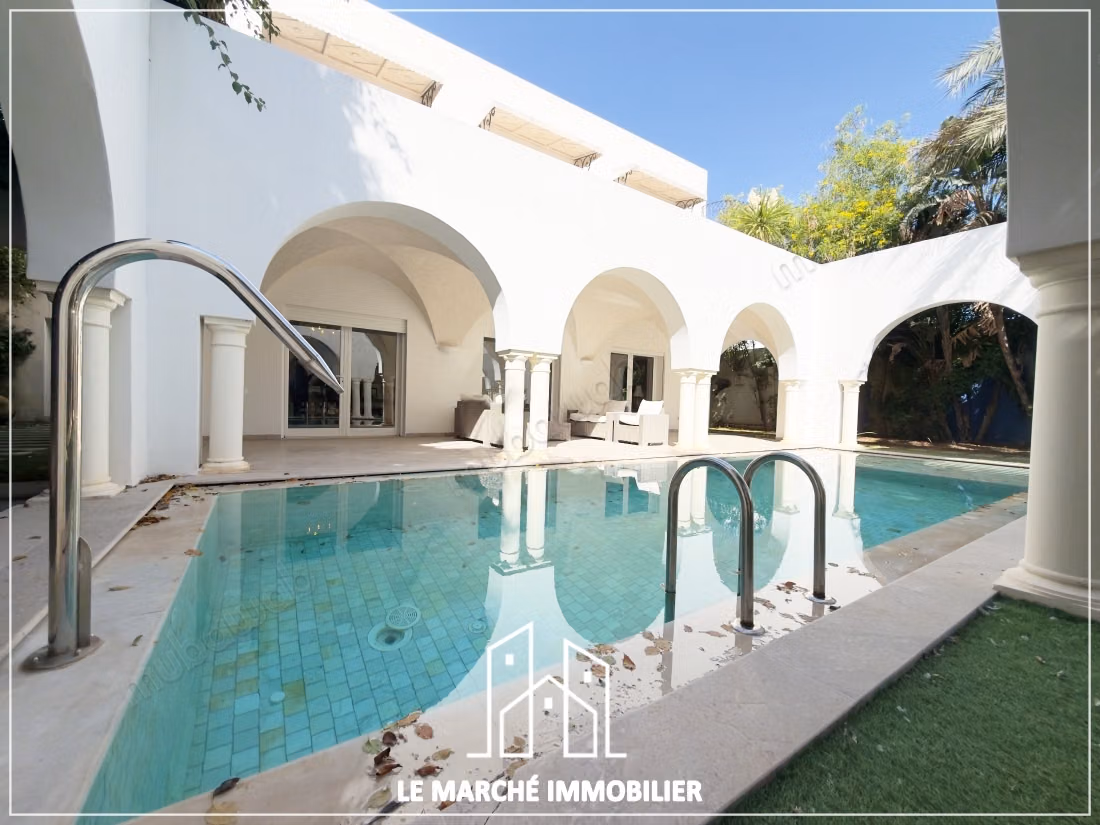 Villa en s5 de 500 m sur un terrain de 820m