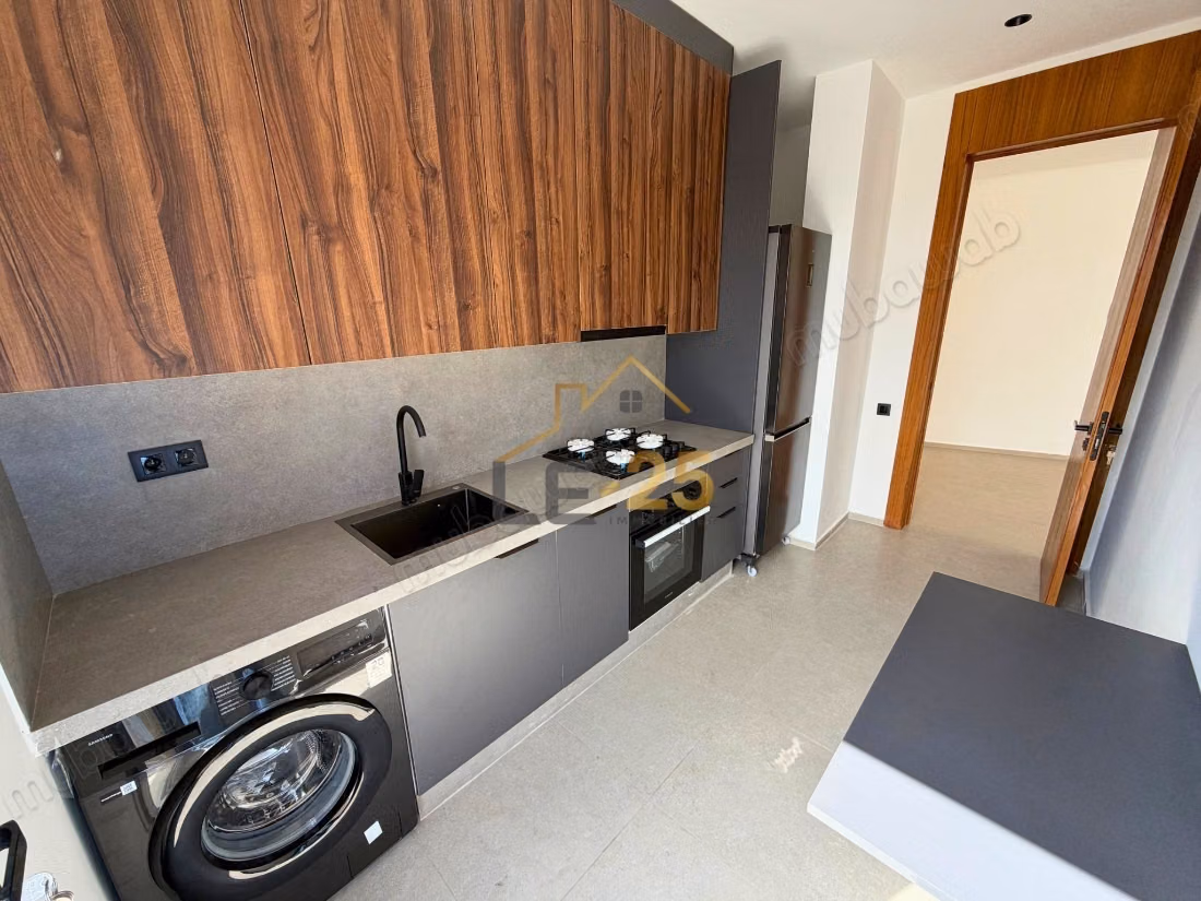 Appartement neuf avec terrasse et piscine à louer