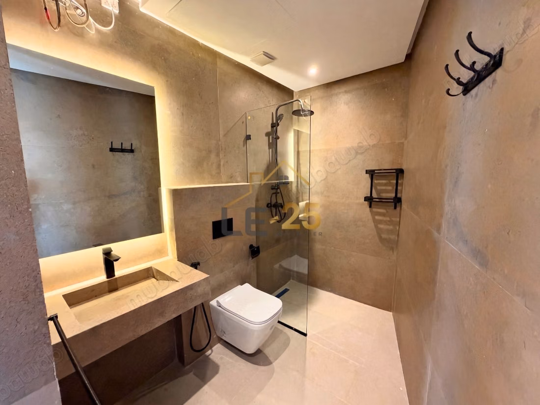 Appartement neuf avec terrasse et piscine à louer