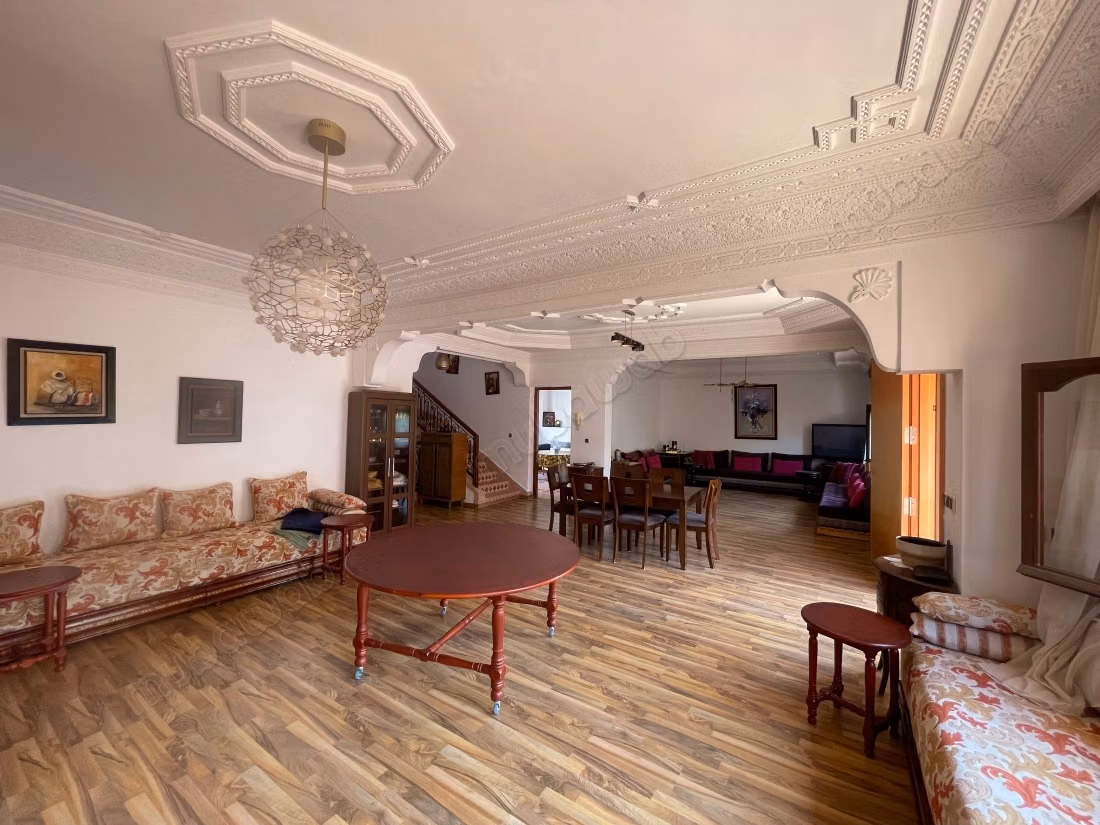 À louer: Maison 216 m2 à louer à TARGA