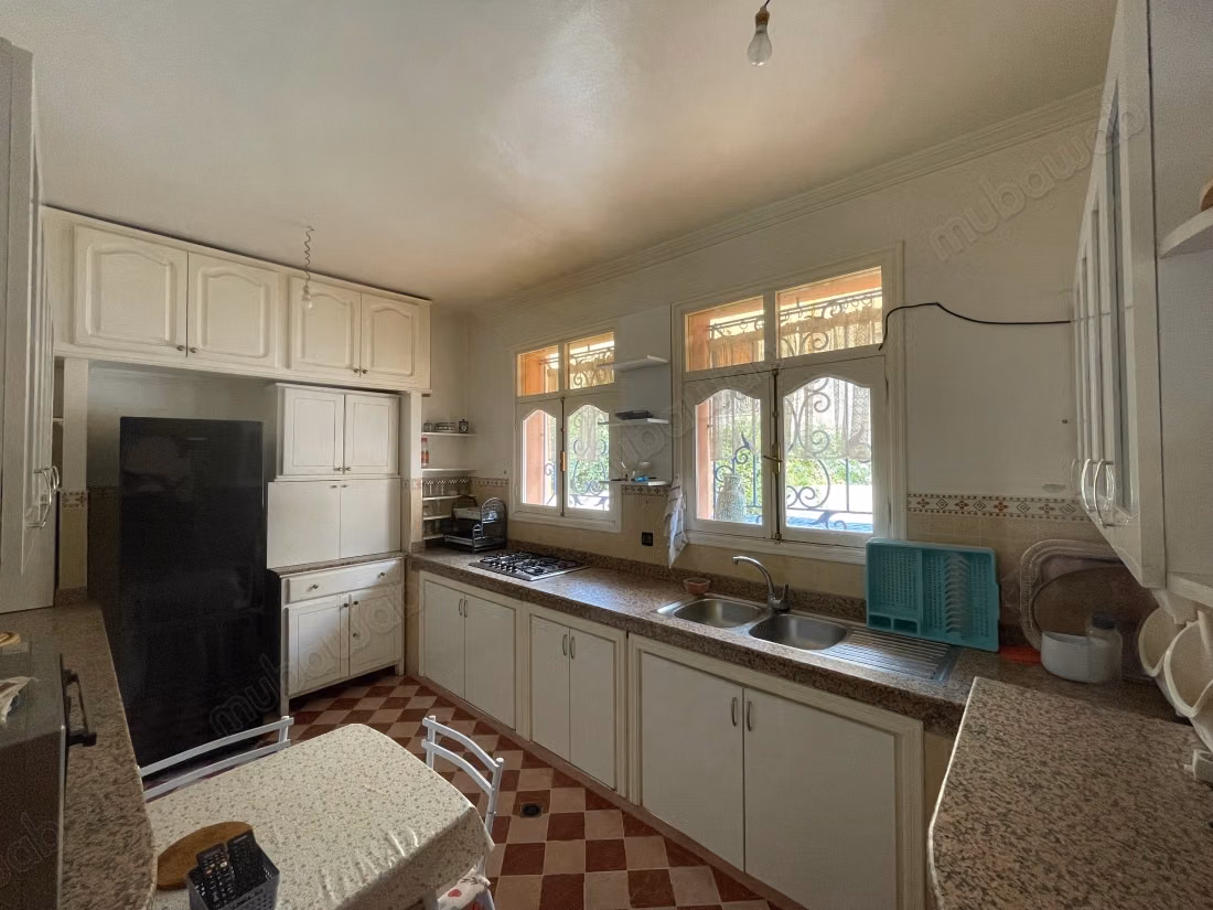 À louer: Maison 216 m2 à louer à TARGA