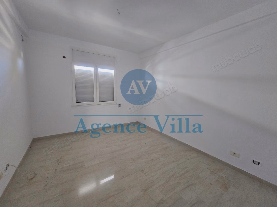 A vendre appartement s4 à la Soukra
