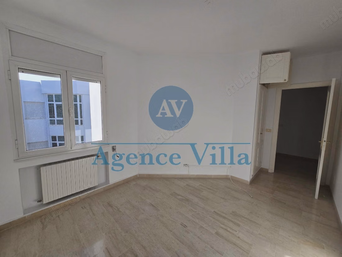 A vendre appartement s4 à la Soukra