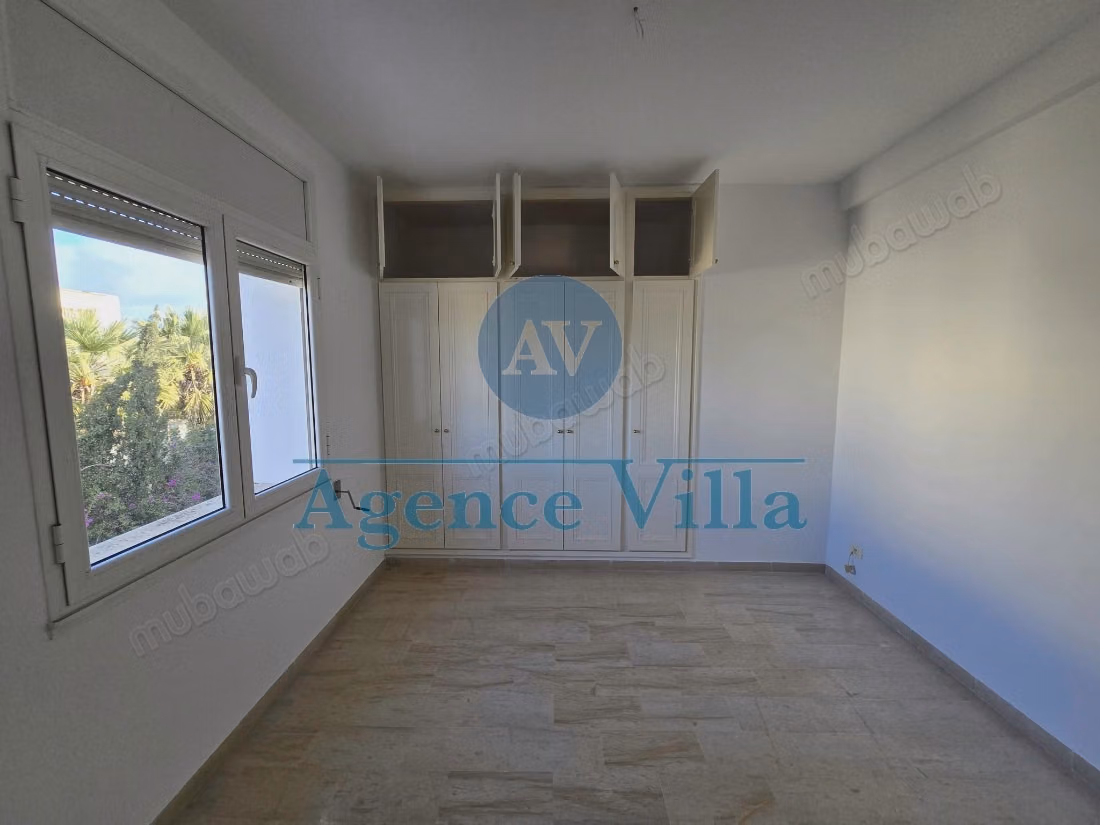 A vendre appartement s4 à la Soukra