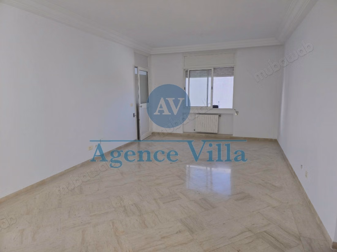 A vendre appartement s4 à la Soukra