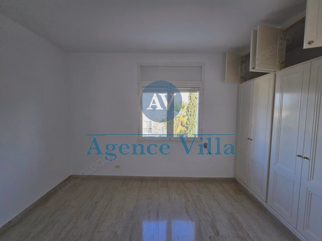 A vendre appartement s4 à la Soukra
