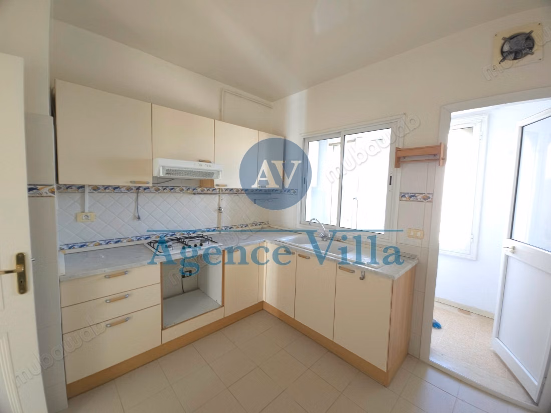 A vendre appartement s4 à la Soukra