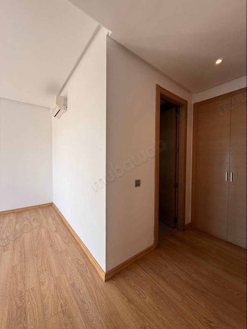 Appartement en vente à Riyad. 3 pièces. Résidence avec concierge, climatisation générale