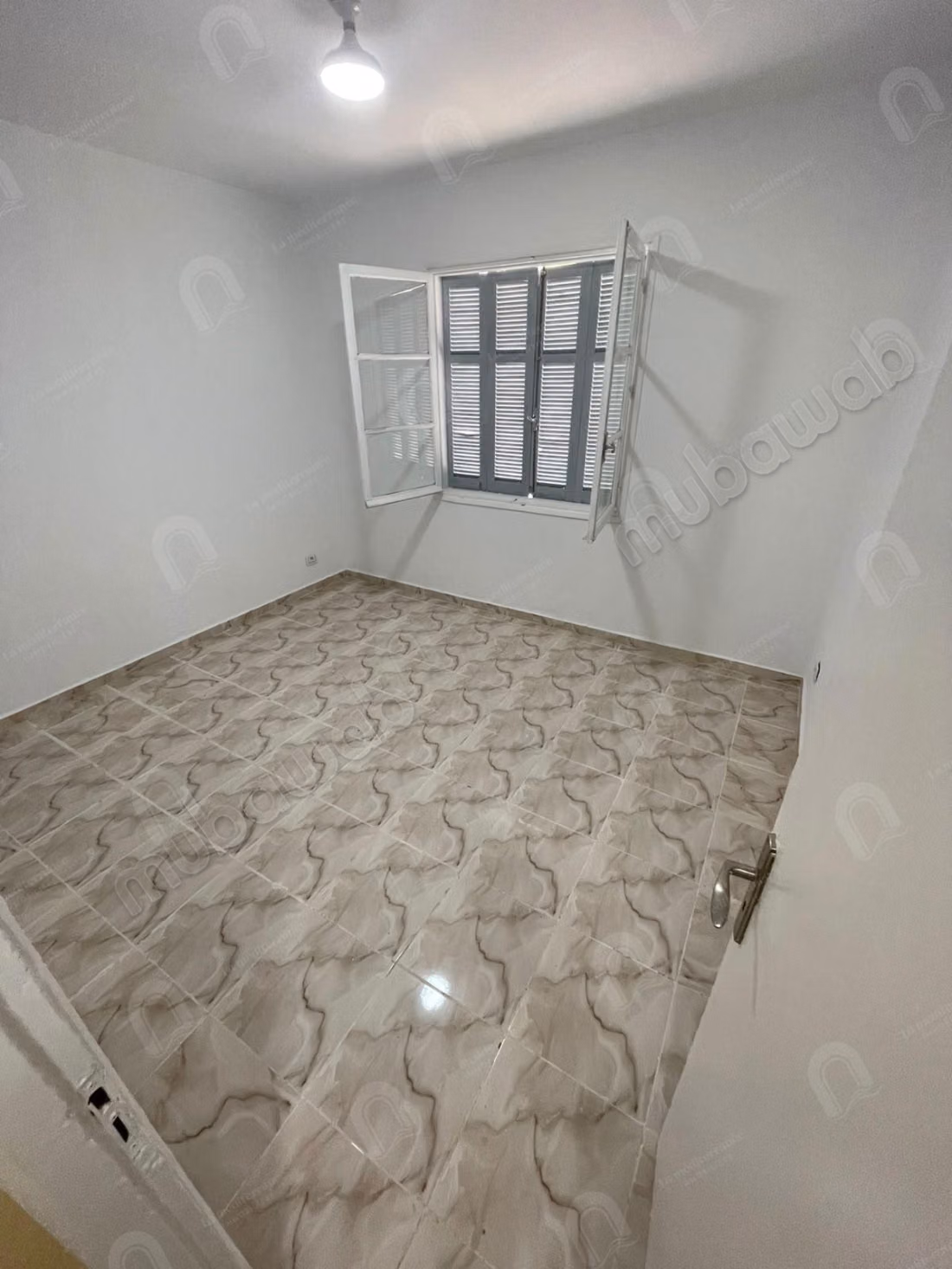 For sale an S2 apartment in Khaznadar