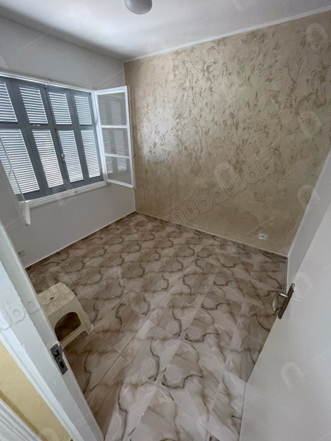 For sale an S2 apartment in Khaznadar