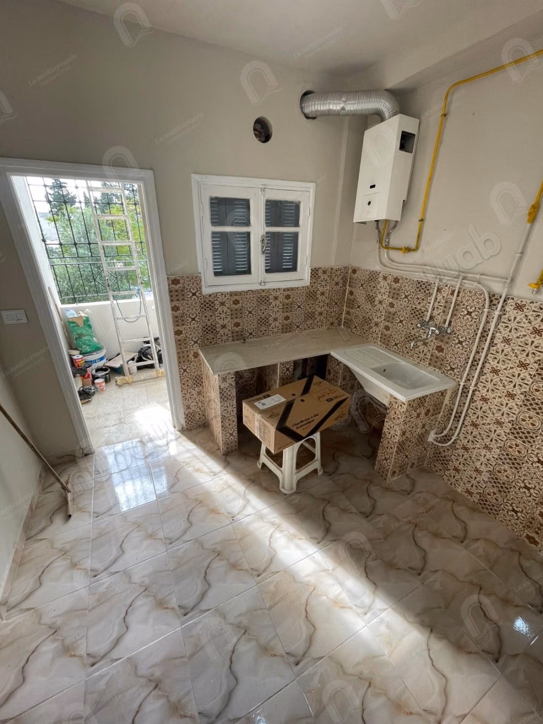 For sale an S2 apartment in Khaznadar