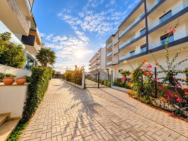 # Bouznika bay, ensemble immobilier à vocation hôtelière