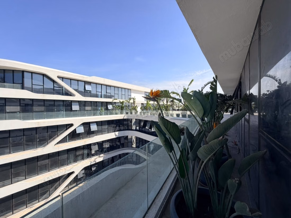 Plateau de Bureau Neuf à Louer – Les Orchidées VI