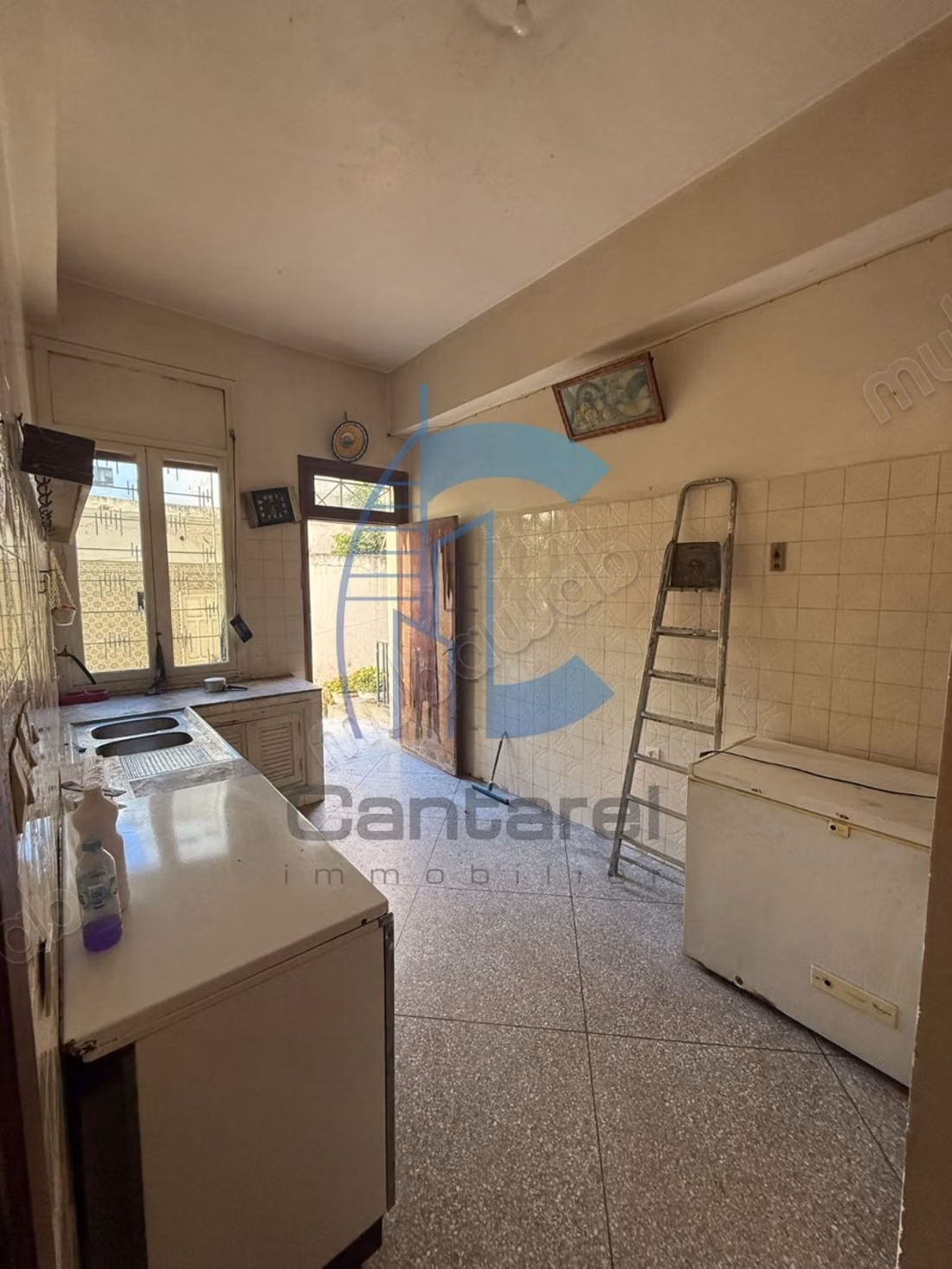 À vendre appartement avec jardin à racine