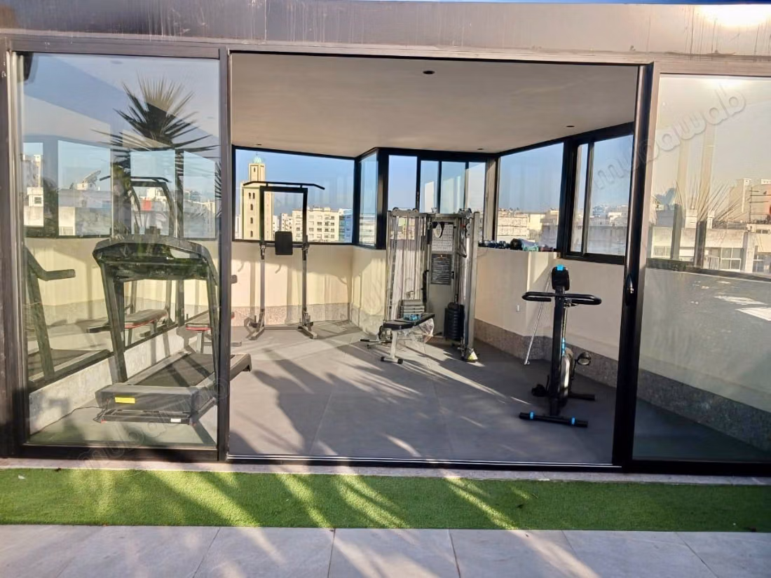 Superbe appartement meublé – Rooftop & Gym