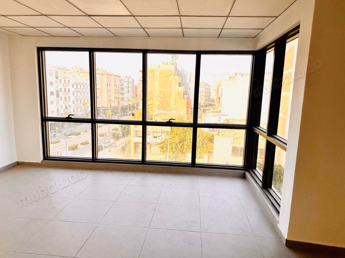 À louer – plateau de bureau de 112 m² avec parking