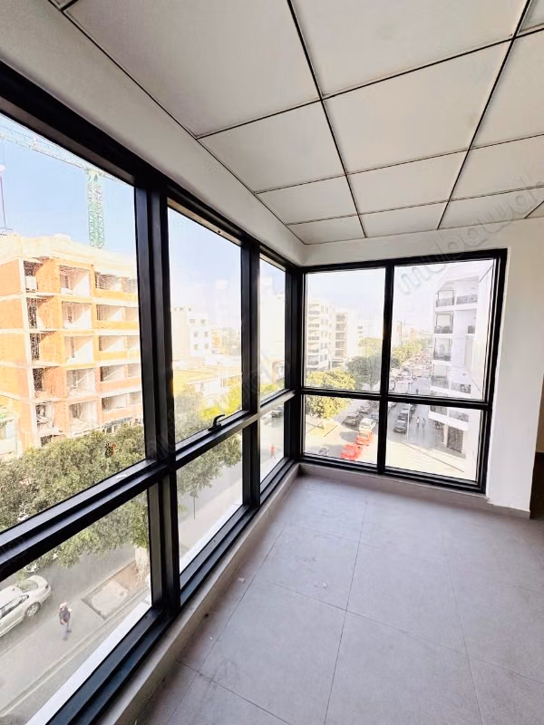 À louer – plateau de bureau de 112 m² avec parking