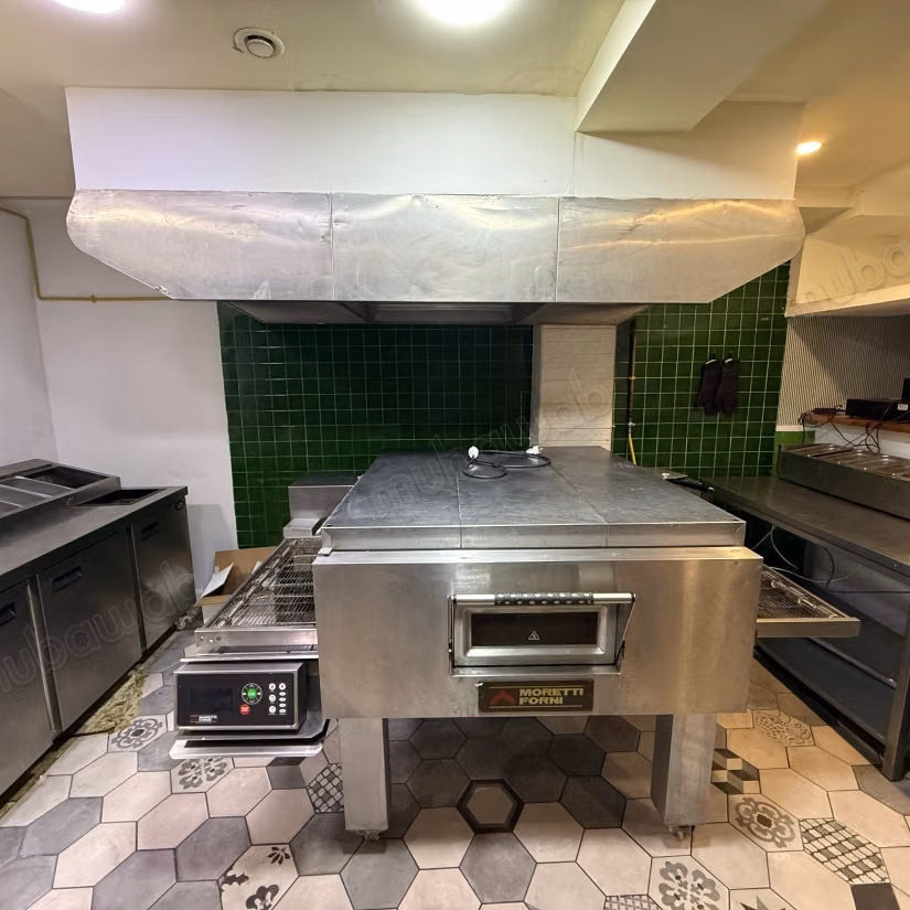 À céder: restaurant ricardo à ennasr 2 – emplacement premium