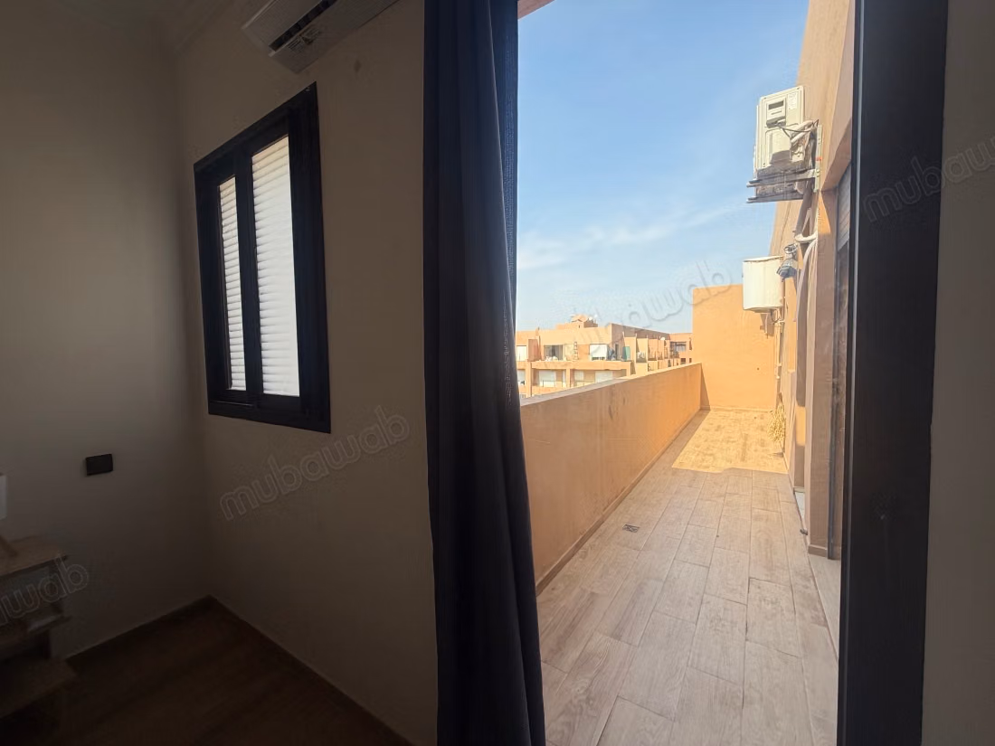 Find an apartment for rent in Guéliz. 2 rooms. Lift and terrace