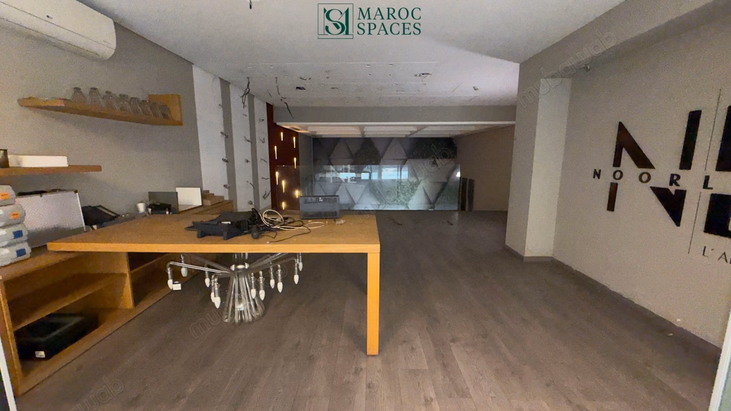 À louer, local commercial 195m², bourgogne ouest