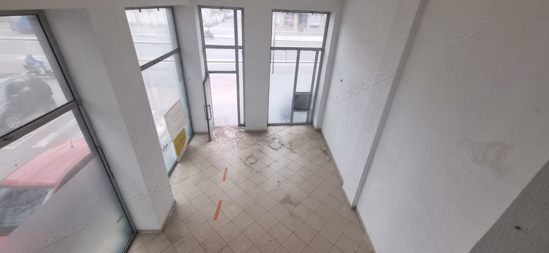 Local commercial sur boulevard. 
Surface de 114 m²