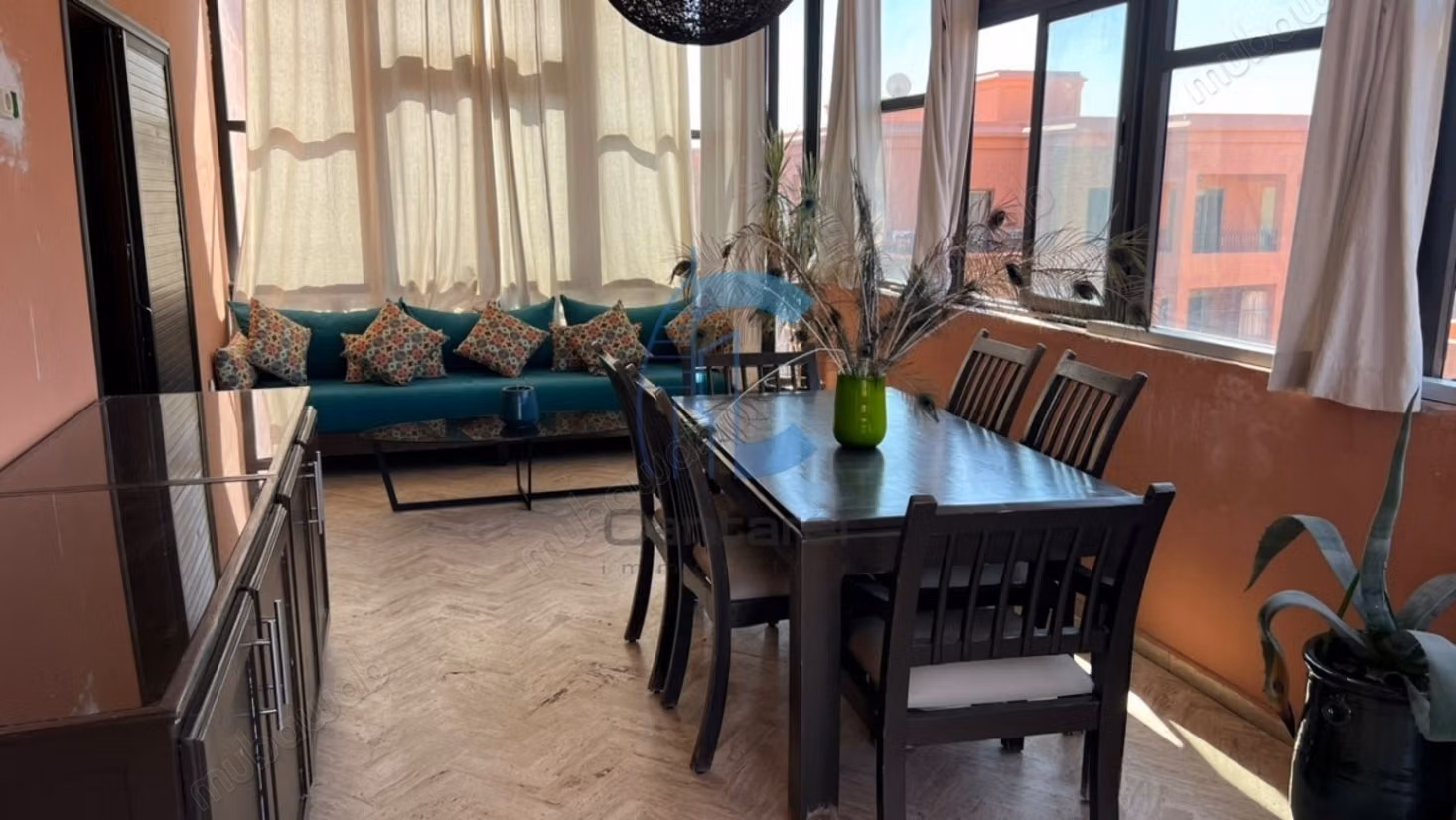 Appartement 2 chambres au dernier étage avec 3 terrasses et piscine collective hivernage