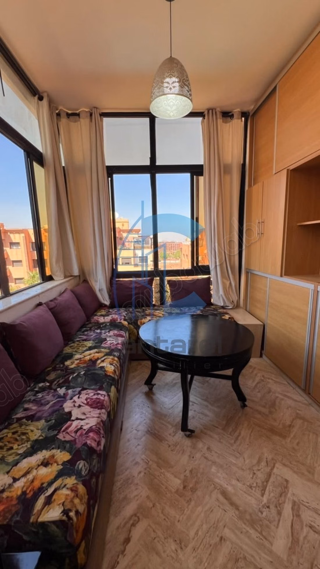 Appartement 2 chambres au dernier étage avec 3 terrasses et piscine collective hivernage