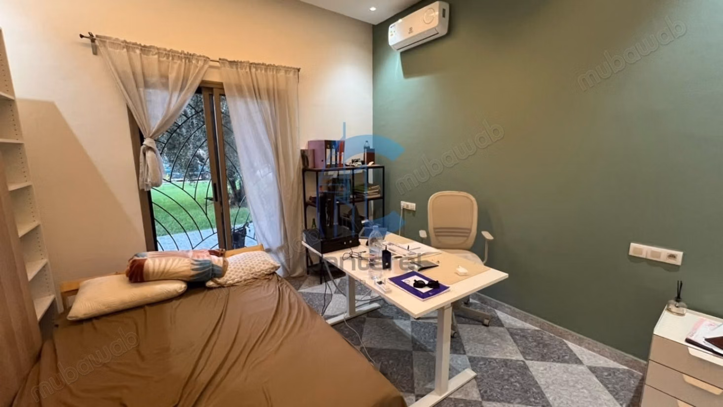 Villa de plain pied 3 chambres avec piscine sur 2500 m² de terrain 
route de fès