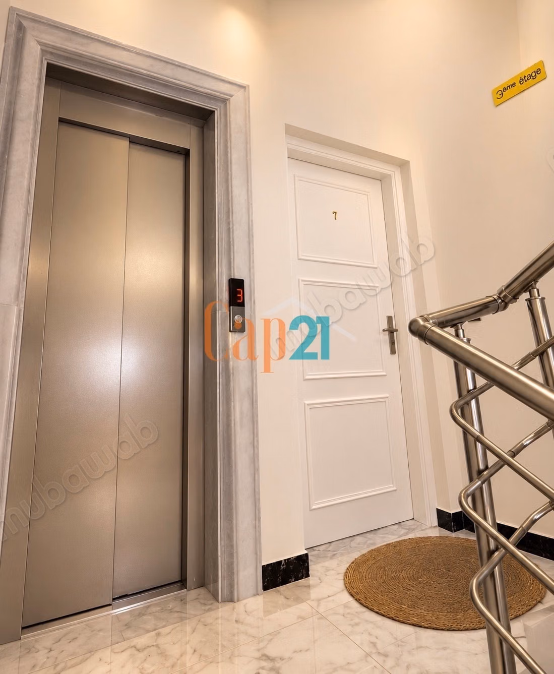 Apartamento vacío de 3 habitaciones en alquiler en el centro