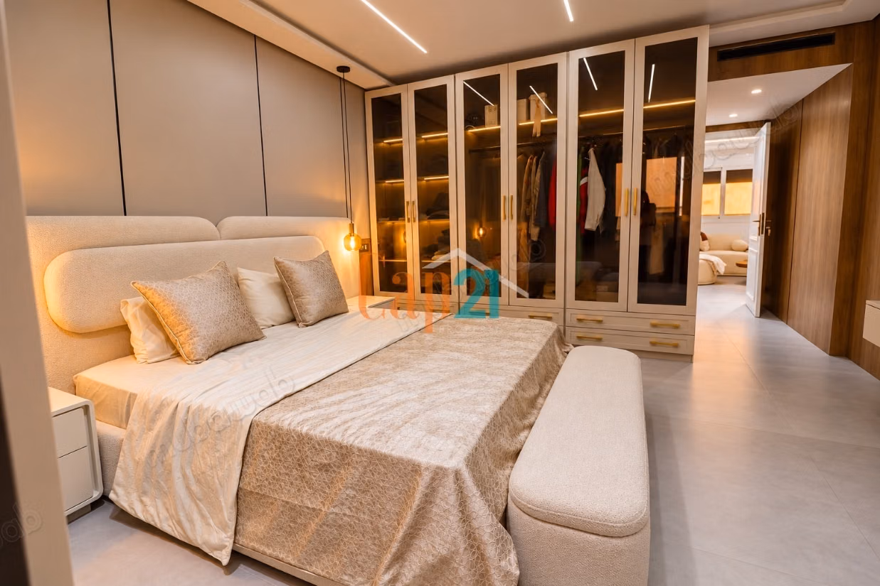 Apartamento vacío de 3 habitaciones en alquiler en el centro