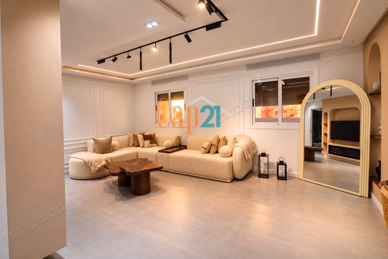 Apartamento vacío de 3 habitaciones en alquiler en el centro
