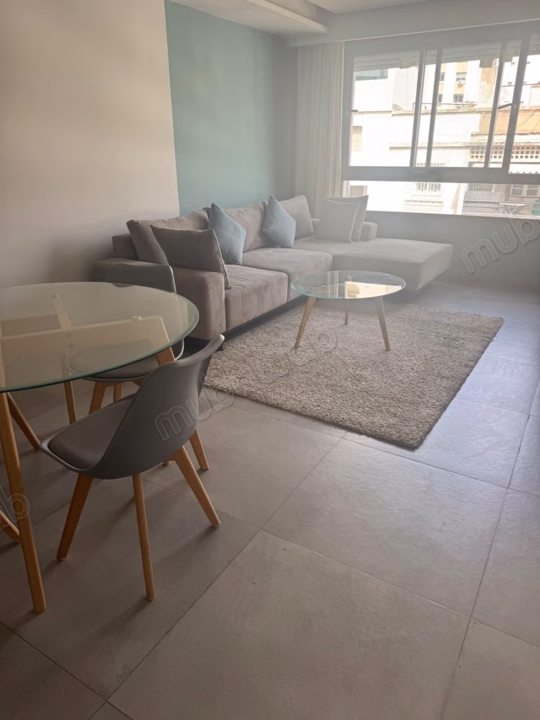 Bel appartement à louer à Gauthier. 2 chambres. Nouveau mobilier